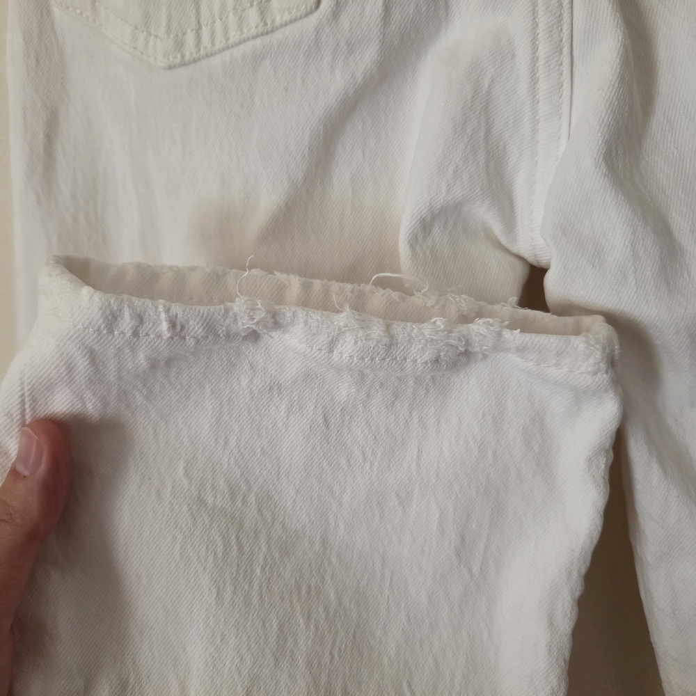 lEVI'S White Jeans - Picture 8 of 13